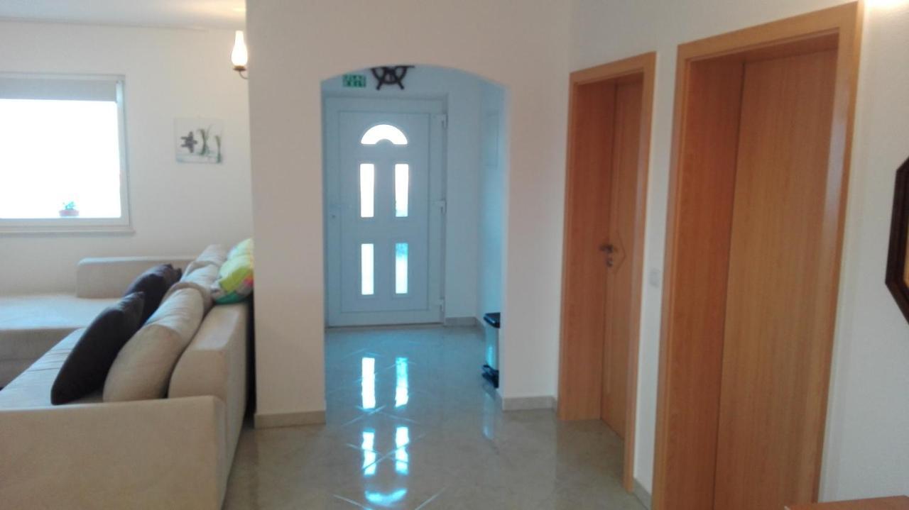 Apartments Marko Sutivan Insel Brac ภายนอก รูปภาพ