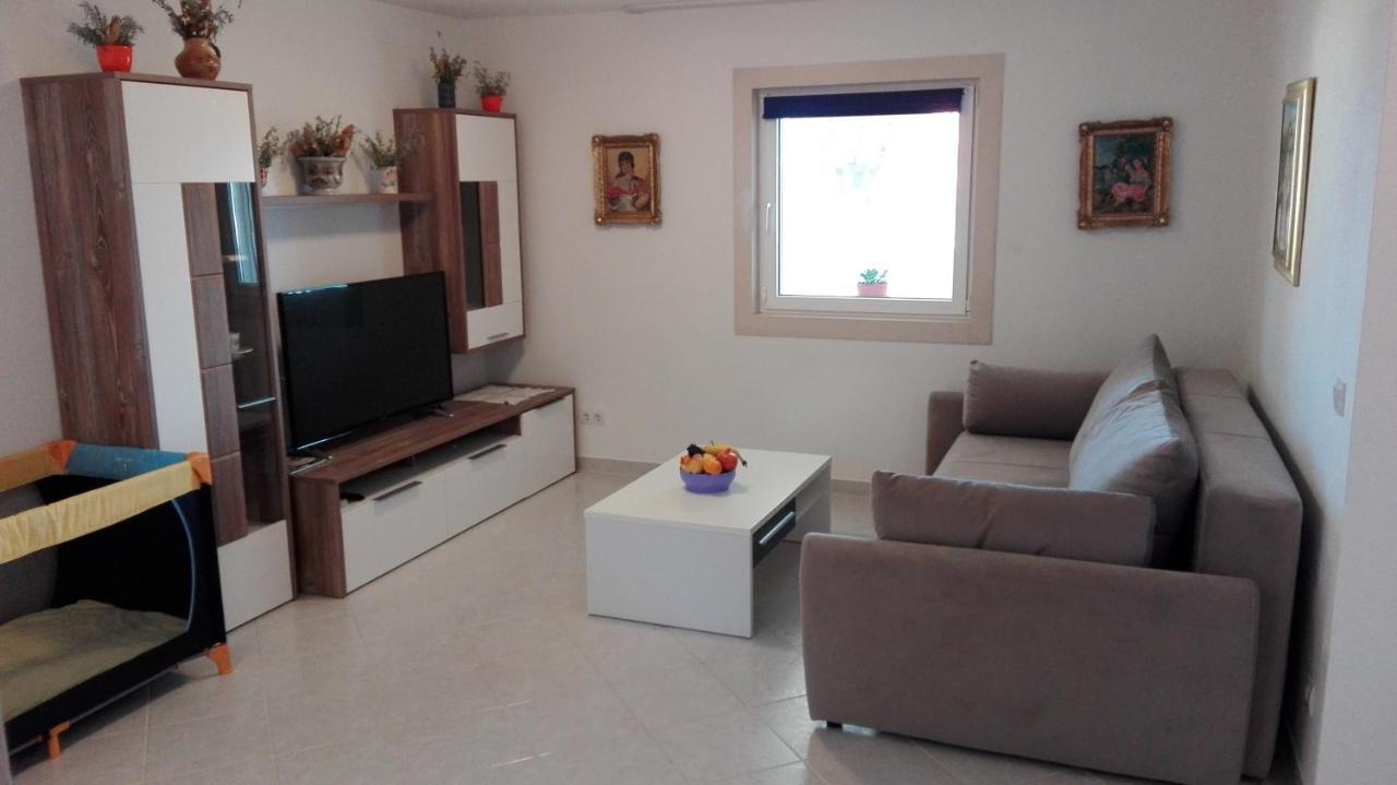 Apartments Marko Sutivan Insel Brac ภายนอก รูปภาพ