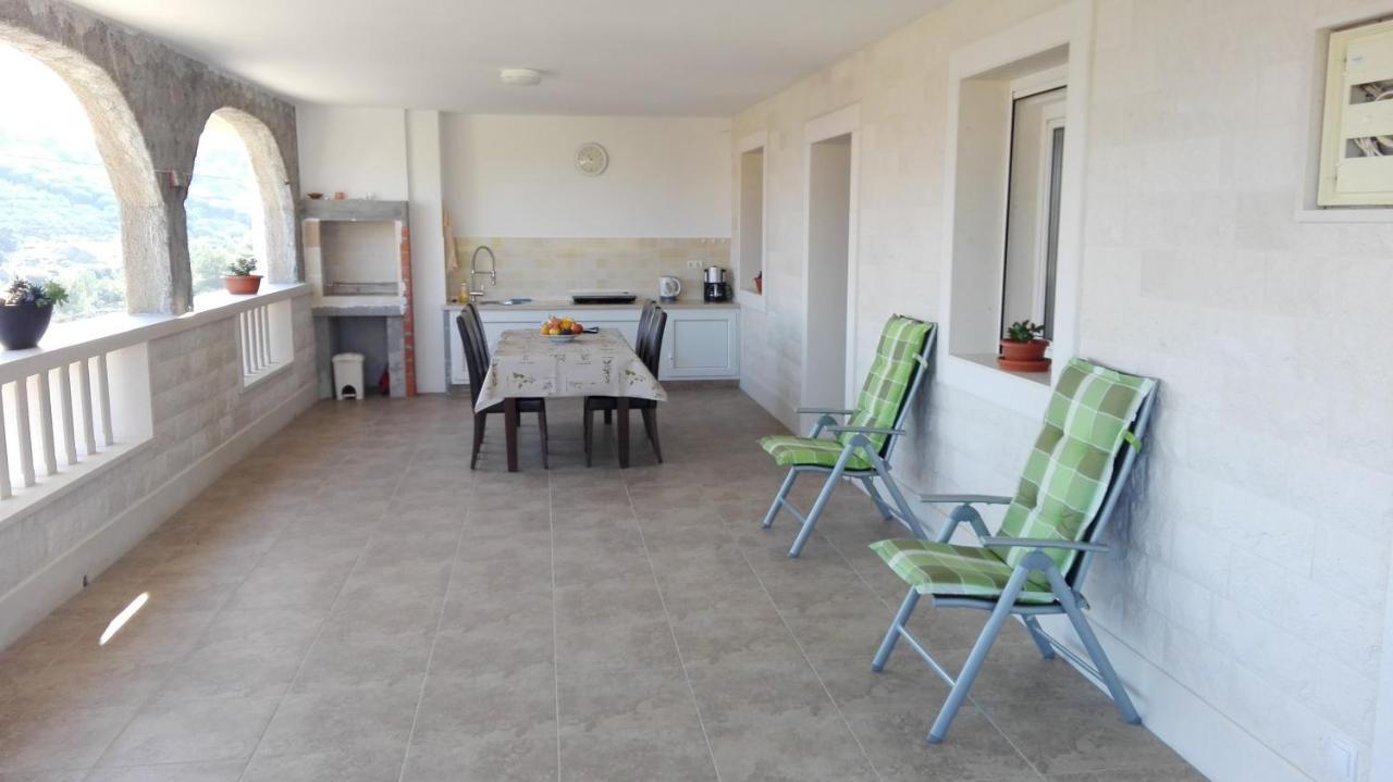 Apartments Marko Sutivan Insel Brac ภายนอก รูปภาพ