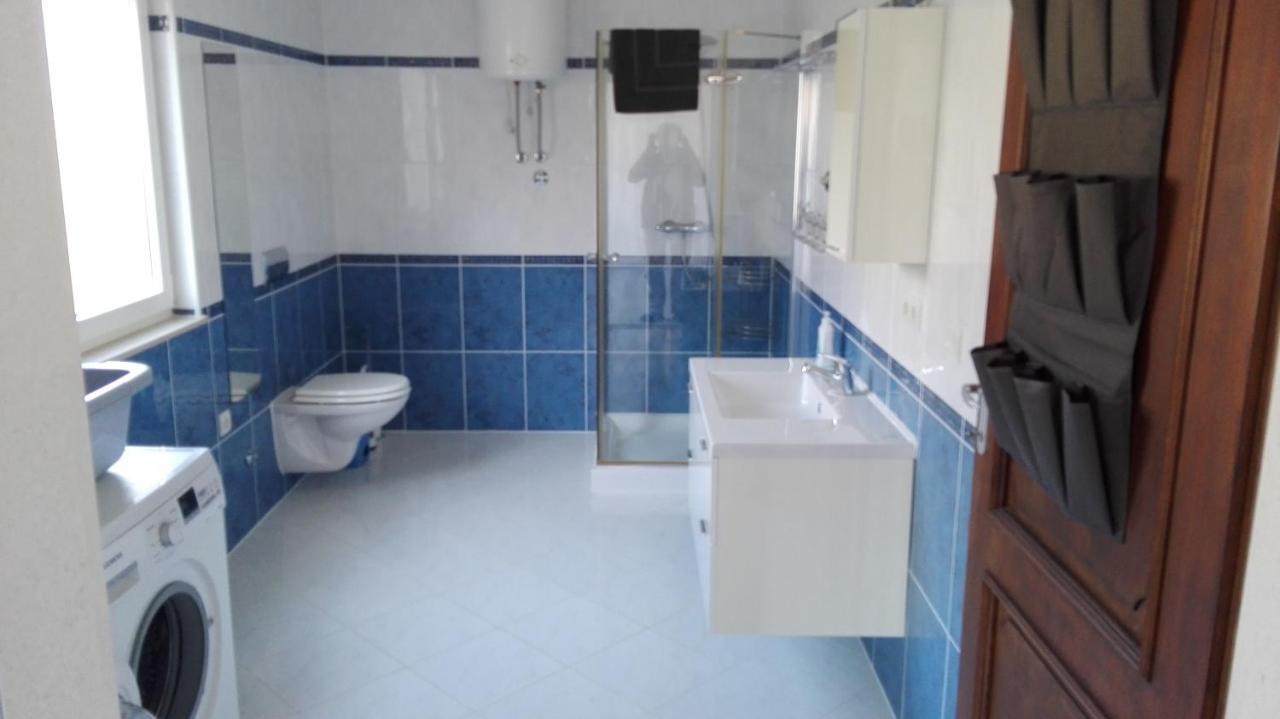 Apartments Marko Sutivan Insel Brac ภายนอก รูปภาพ