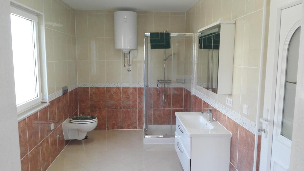 Apartments Marko Sutivan Insel Brac ภายนอก รูปภาพ